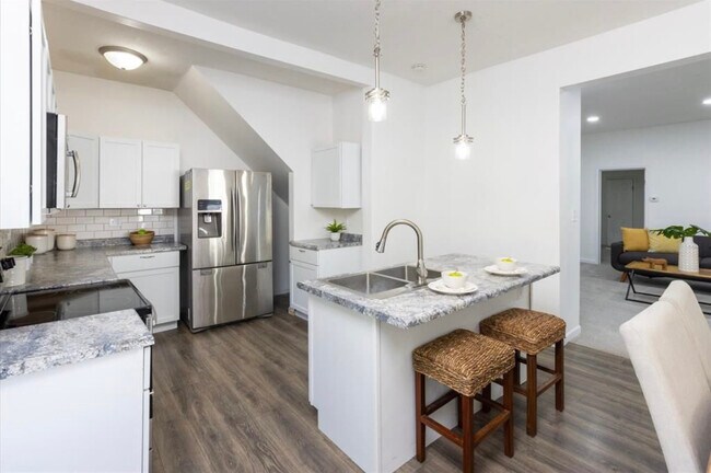 Photo - 1607 Logan St