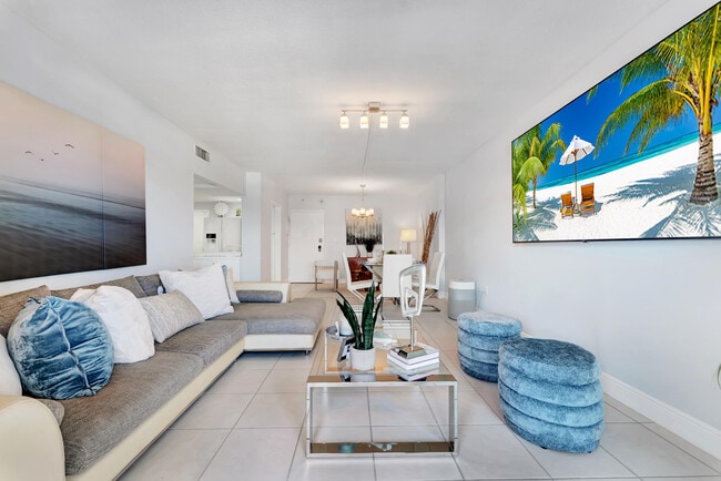 Building Photo - 400 Kings Point Dr Unit 1524 Rental