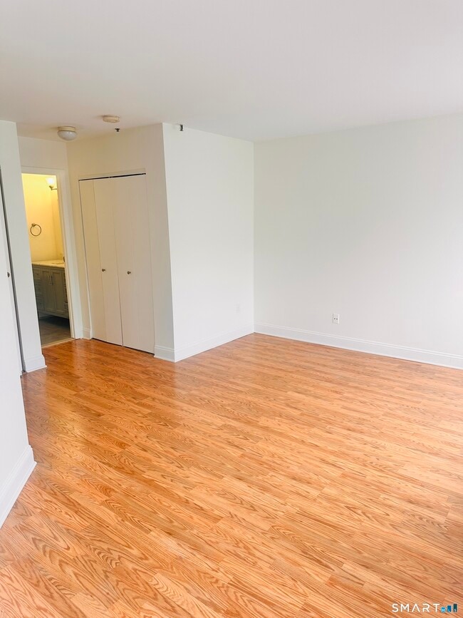 104 North St Unit 401
