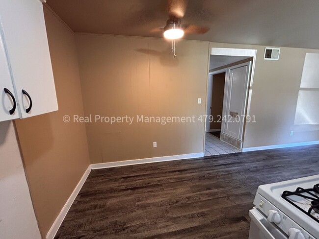 Photo - 2301 S V St Unidad Apt - 4