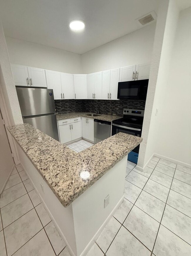 Photo - Beautiful Garden Apartment, Move in Condition