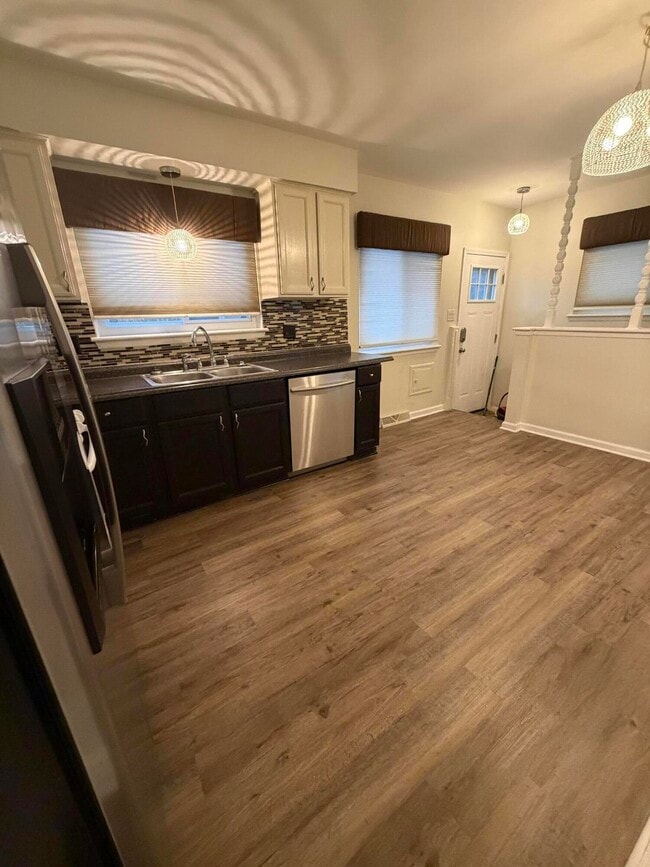 Photo - 17422 Keppen Ave