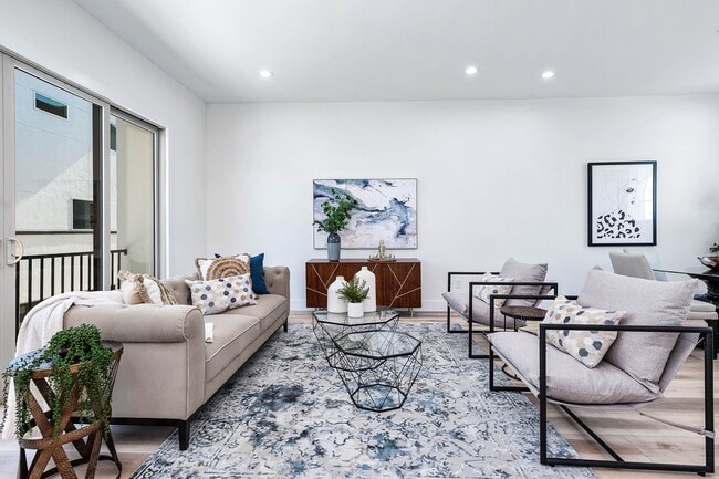 Photo - 3209 St Emanuel St