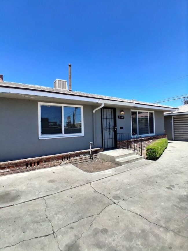 Photo - 3049-3051 E. Clinton Ave. Unit 3051