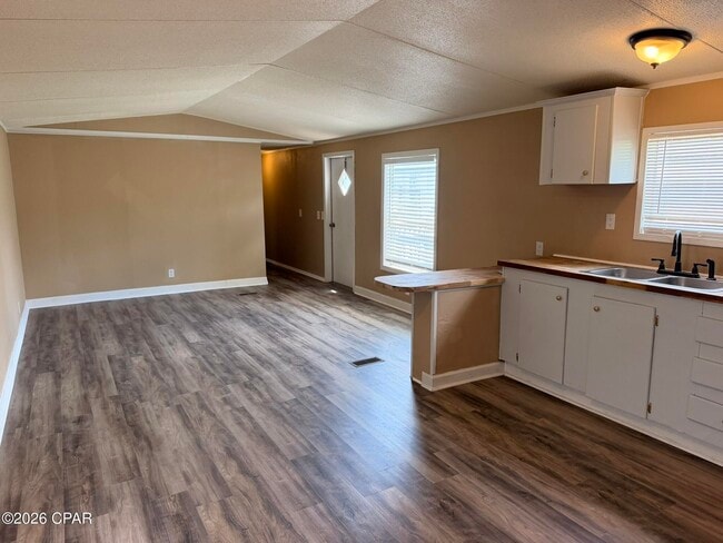 4512 Carla Ln