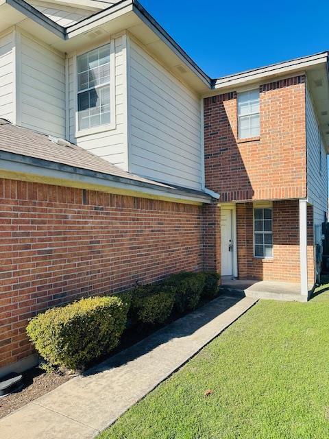 Photo - 2877 Southampton Way