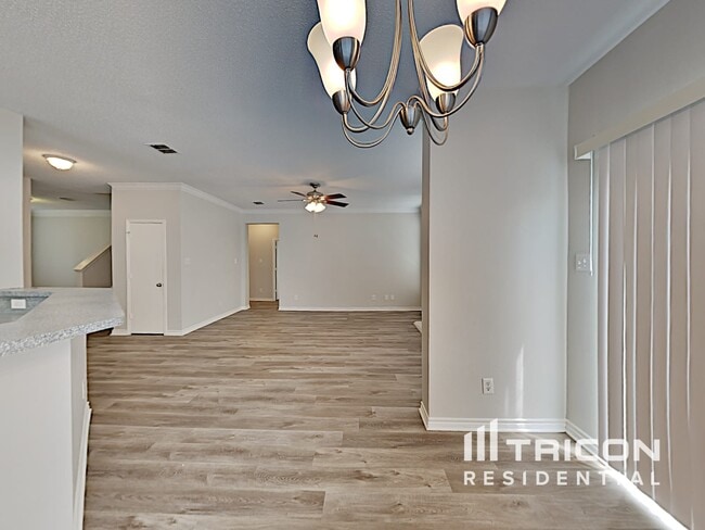 Photo - 300 Westbrook Dr