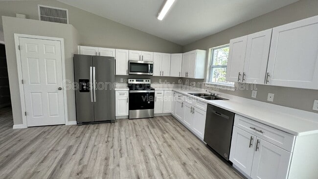 Photo - 327 Lester Ave S