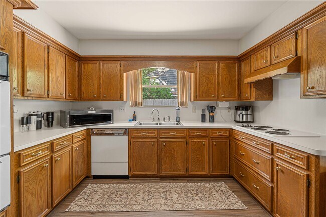 Photo - 5606 Graystone Ln