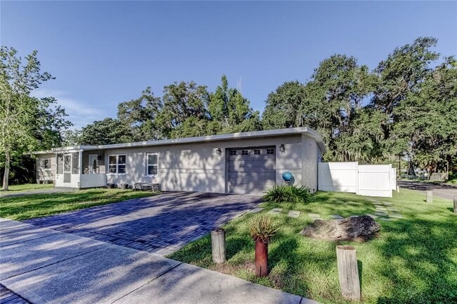 Building Photo - 375 10th Ave N Rental