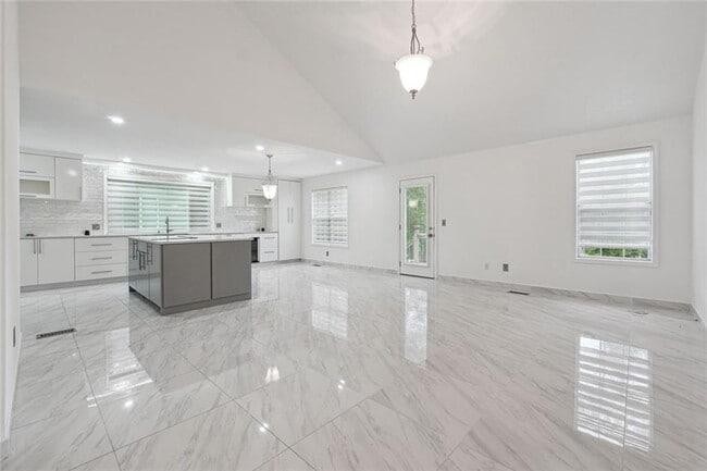 Photo - 3149 Lakeview Pkwy