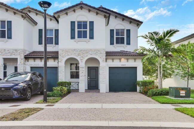Building Photo - 3 bedroom in Opa locka FL 33167 Rental