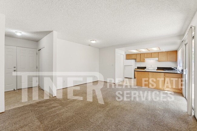 10237 Country Way