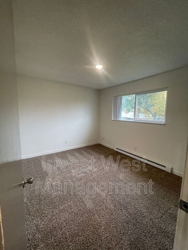 Photo - 944-933 33rd Ave