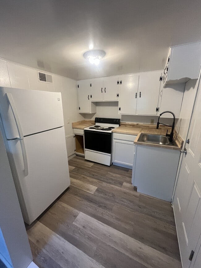Photo - 728 E Culton St Unit 3