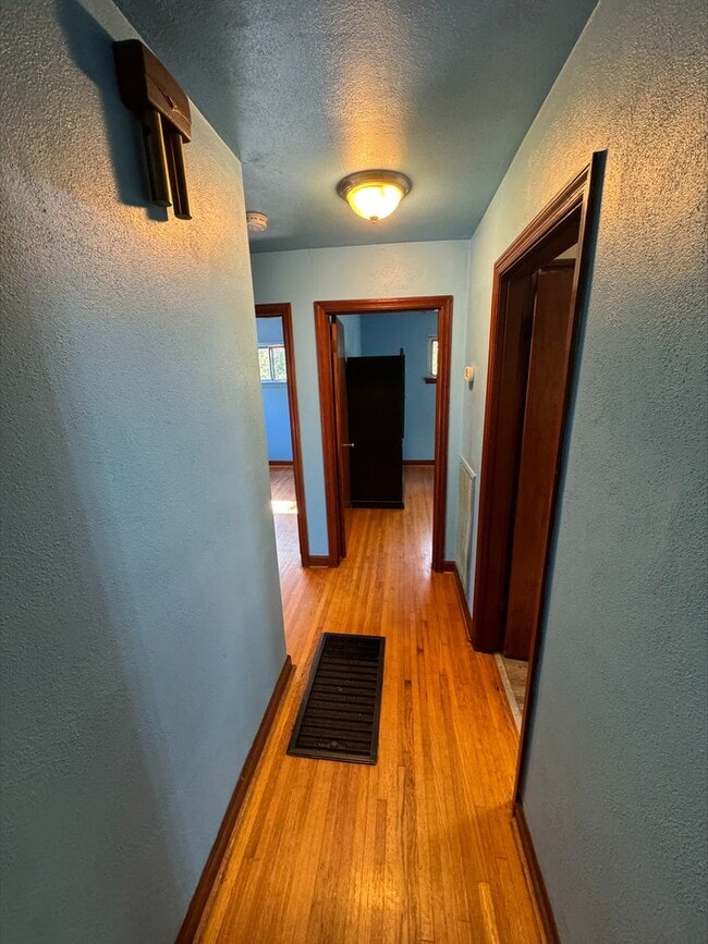 Photo - 1501 Akins Dr