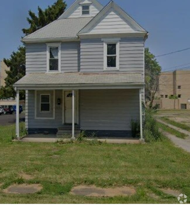 Building Photo - 128-130 W 22nd St Unit 128 W 22nd St Rental