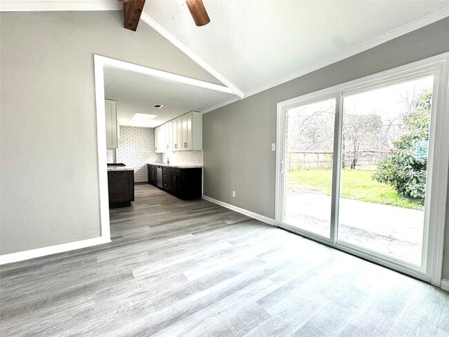 Photo - 5538 Mackinaw St