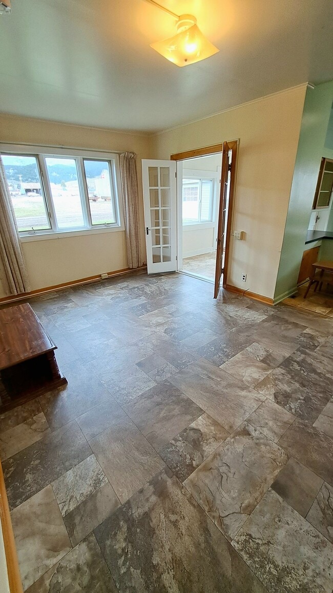 105 Owsley Ln