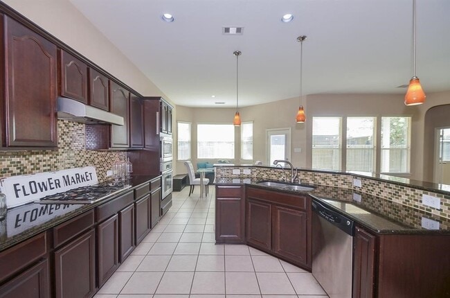 Photo - 4107 Elk Bluff Ln