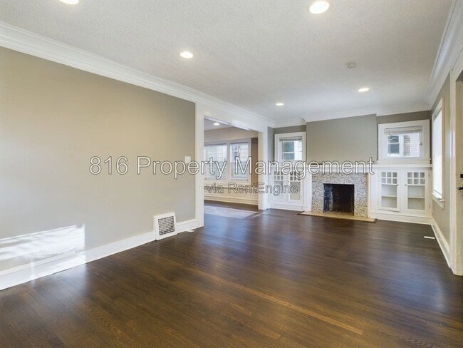 Building Photo - 5912 Paseo Blvd