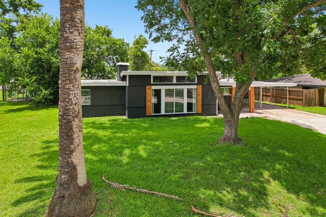 Photo - 159 Oak Dr