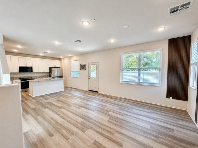 Photo - Almost BRAND NEW 4 Bedroom House in Temecula for Rent