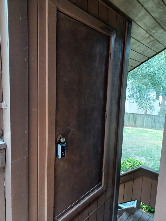 Photo - 569 Ayrshire Way