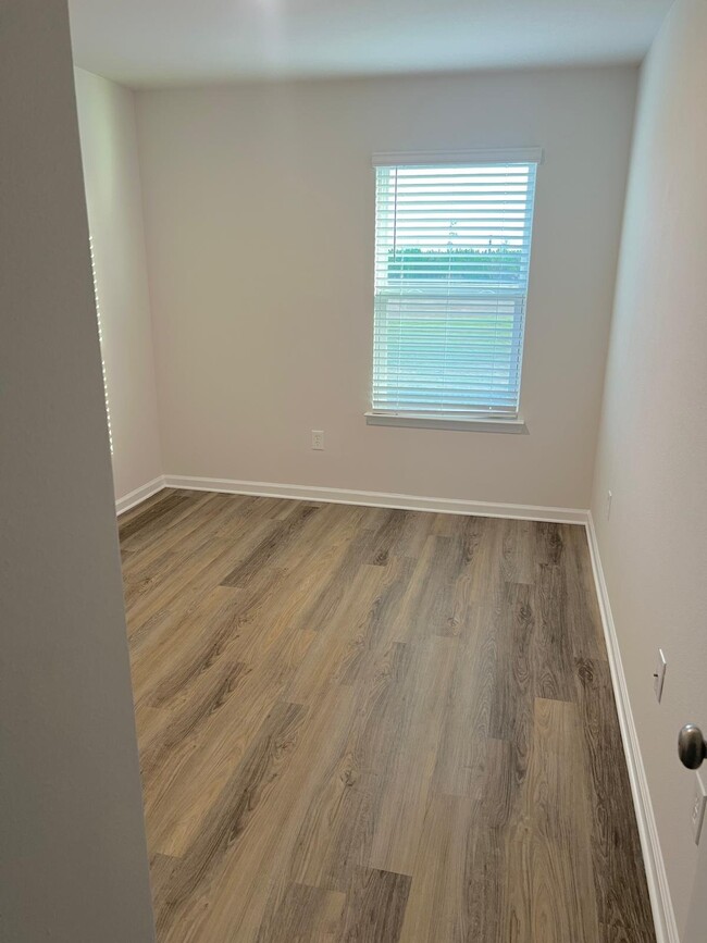 Photo - 1736 Jakes Dr