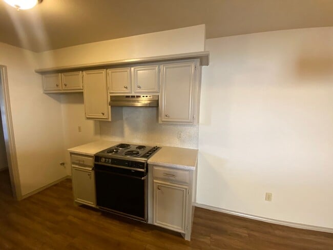 Photo - Duplex Convenient to South Loop 289