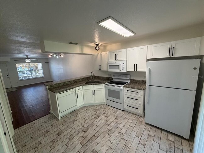 Photo - 121 Reserve Cir Unidad 109