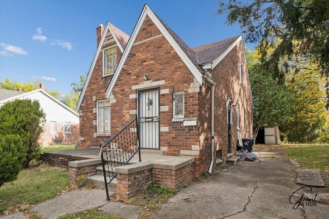$1,200 - Large East Side 3 Bedroom - $1,200 - Large East Side 3 Bedroom