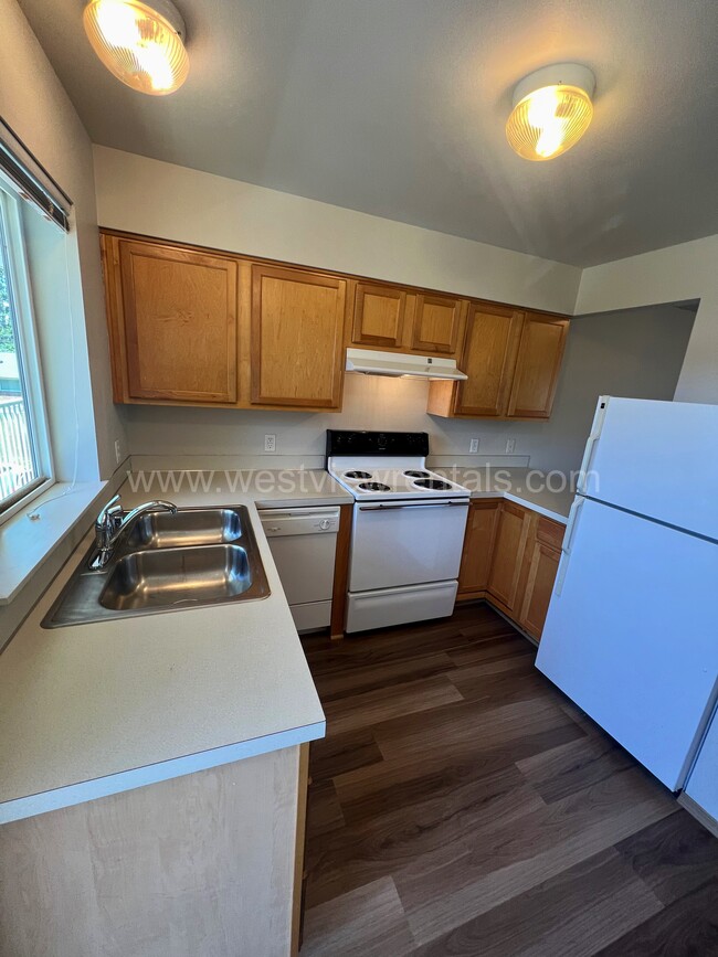 Photo - 135 & 139 Prince Ave – Benjamin Court