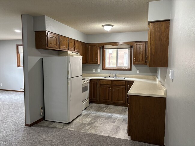 Building Photo - 243 N 1st St Unit 5 Rental