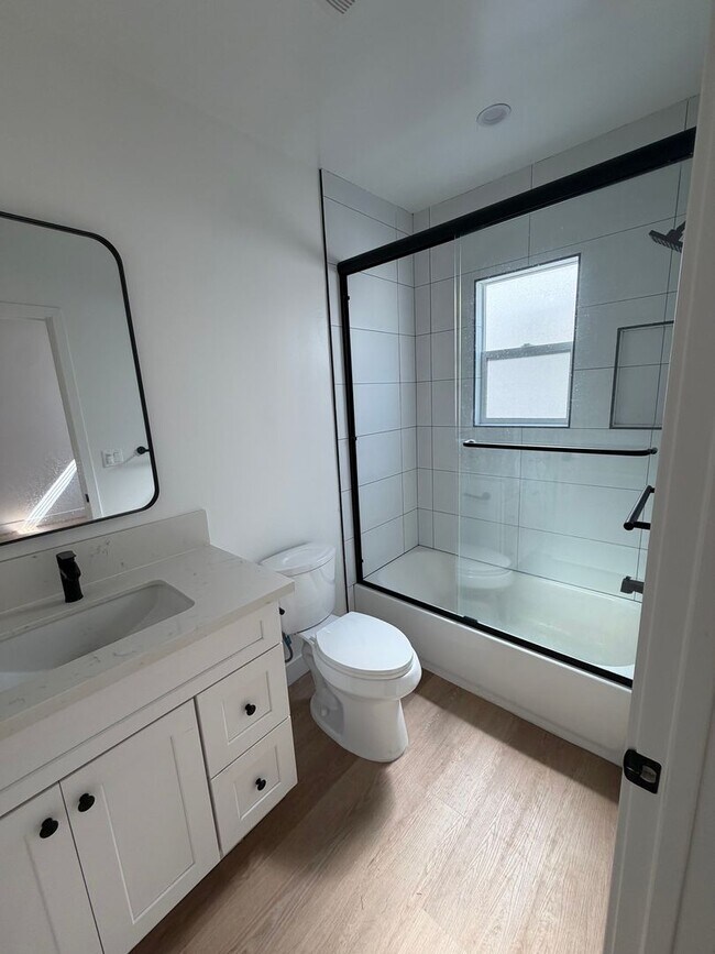 2008 Vineyard Ave Unit 2008