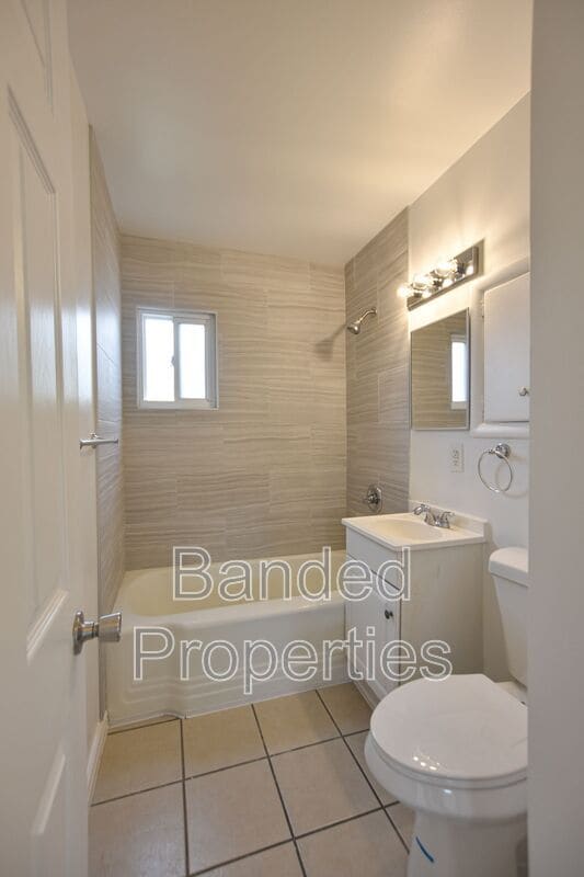 Photo - 4739 S 300 W