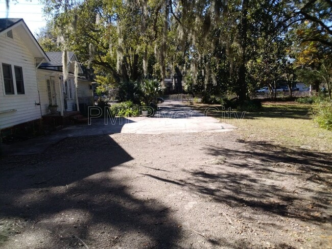 Photo - 453 Arlington Rd N