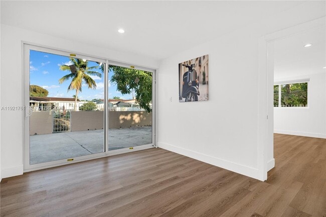 Photo - 4701 SW 104th Ct