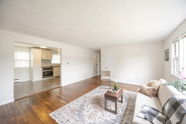 Photo - 670 Main St Unit 3