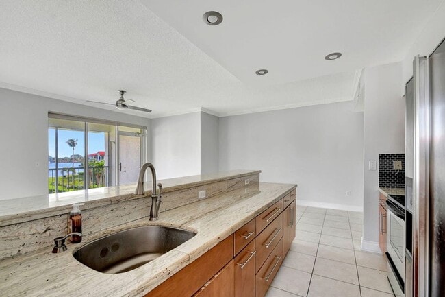 Photo - 107 Half Moon Cir