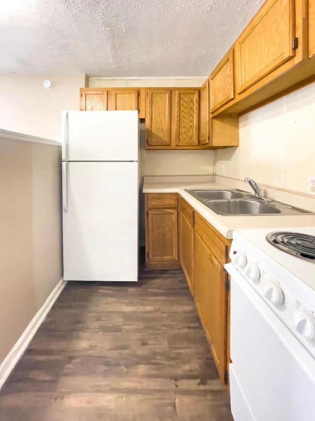 Building Photo - 2808 S Brotherton St Unit #1