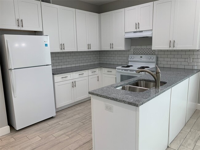 Building Photo - 4221 Alvin St Rental