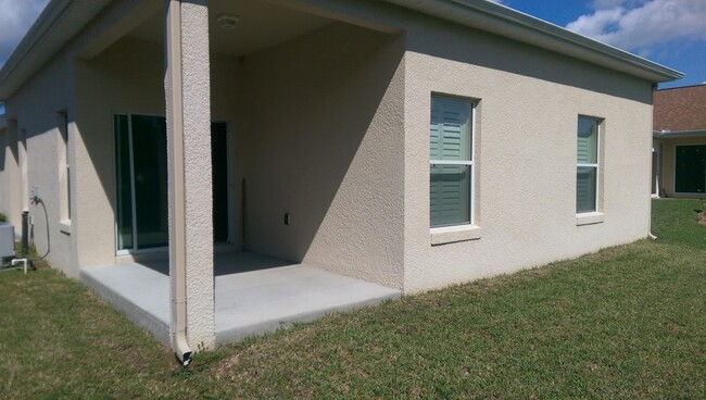 Photo - 3 bed, 2 bath 2 car garage