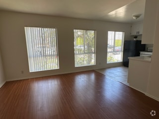 Building Photo - 9338 National Blvd Unit #1 Rental
