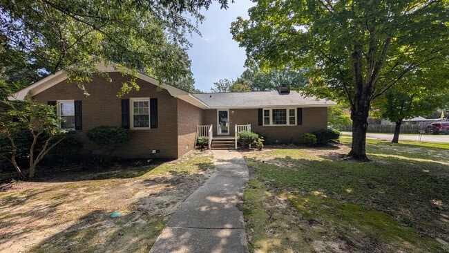 Building Photo - 2622 Kingston Dr Unit 1