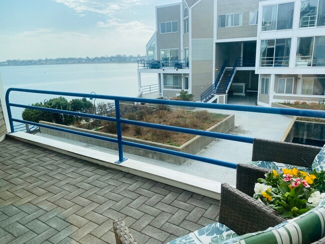 Photo - 12 Harbour Close Unit 12