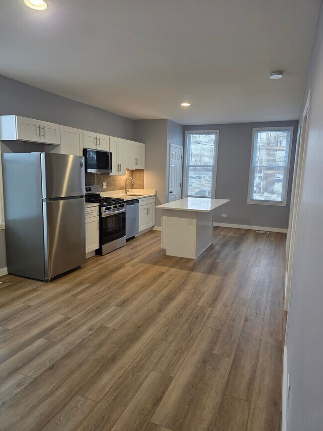 Photo - 7613 W 60th St