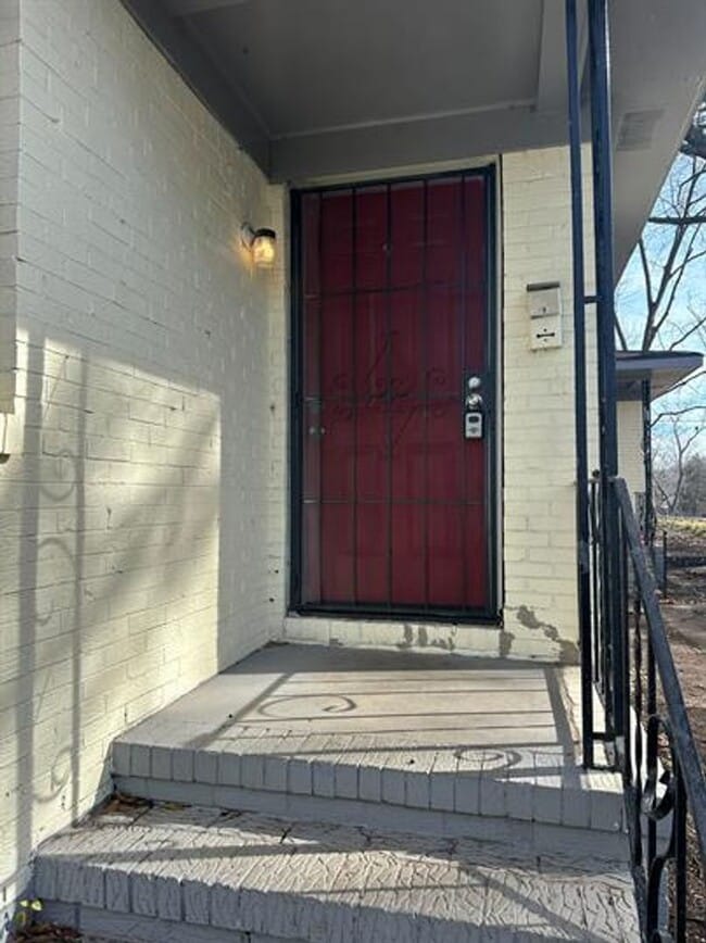 Photo - 737 47th St N Unit Apt B