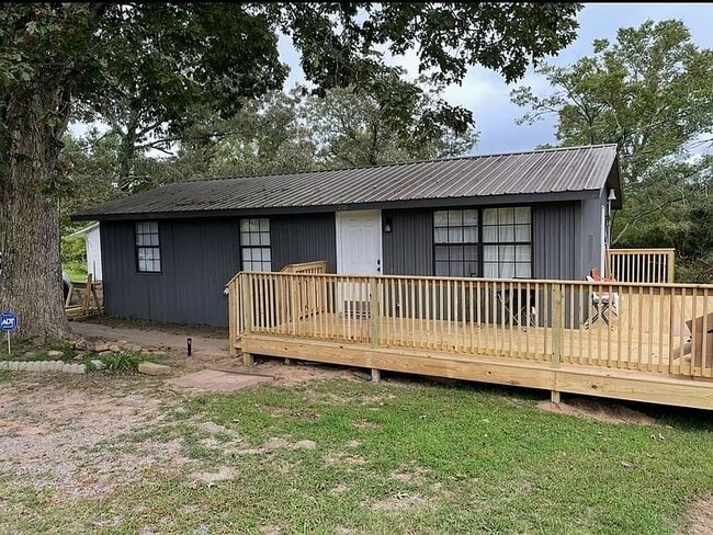 Building Photo - 736 Faust Rd