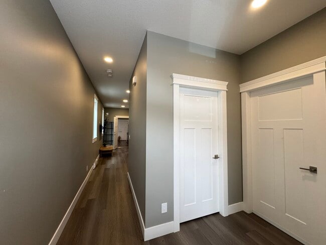 Photo - 641 Lambert Ave Unité 2